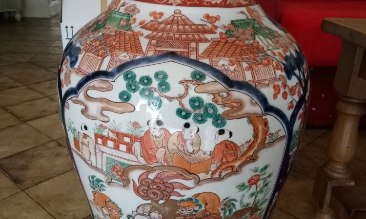 Recherche grands vases en porcelaine asiatique à Saint-Jean-de-Luz